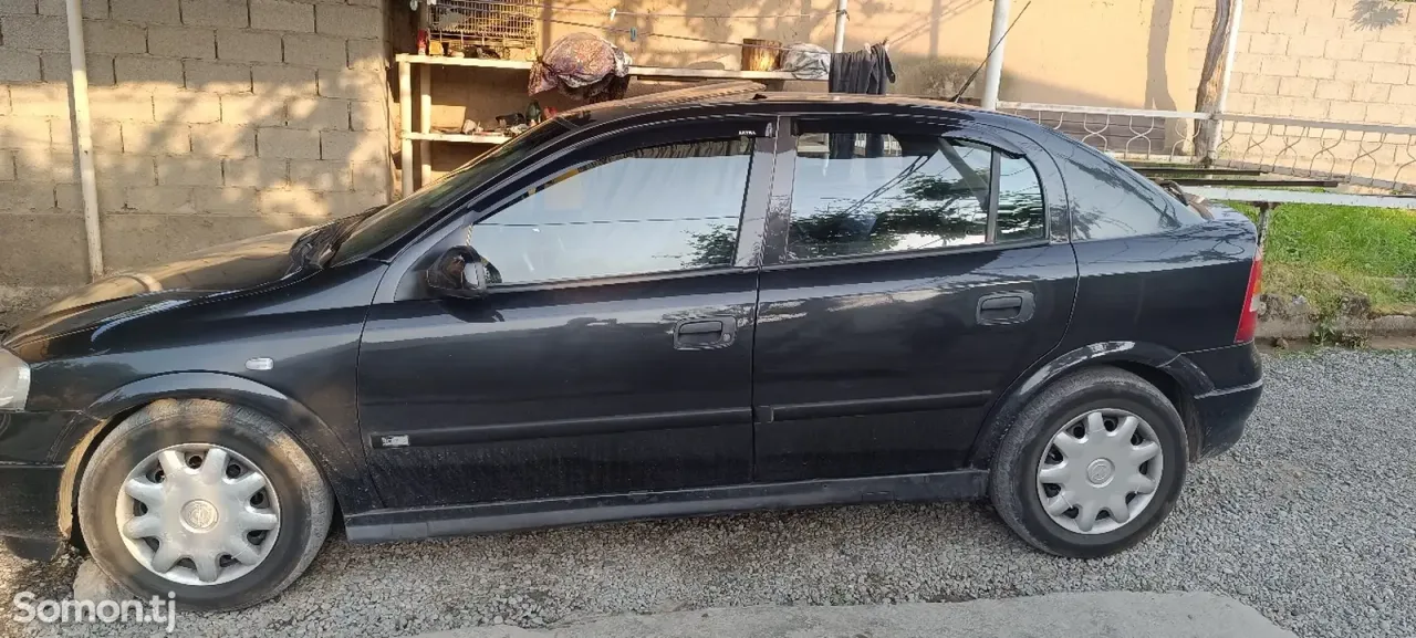 Opel Astra G 1999 · 1.6 MT
