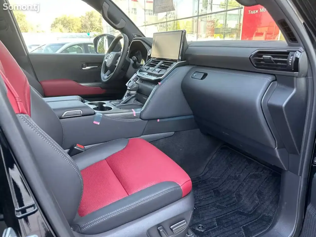 Toyota Land Cruiser 2025 · 3.5 AT
