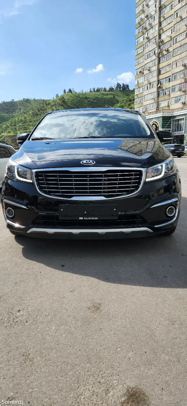 Kia Carnival 2017 · 2.2 AT