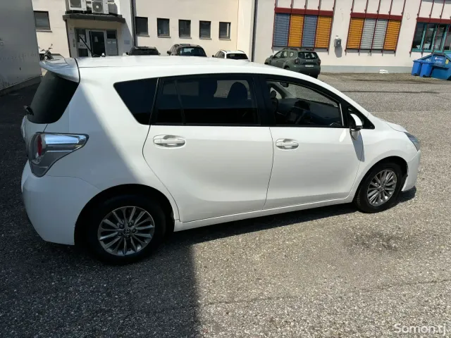 Toyota Verso 2016 · 1.6 MT