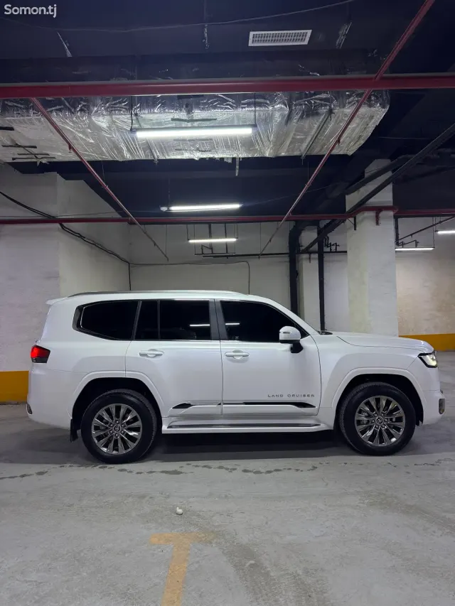 Toyota Land Cruiser 2026 · 3.5 AT
