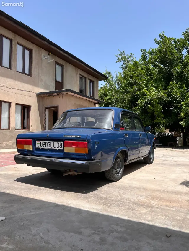 Lada (ВАЗ) 2107 2005 · 1.6 MT