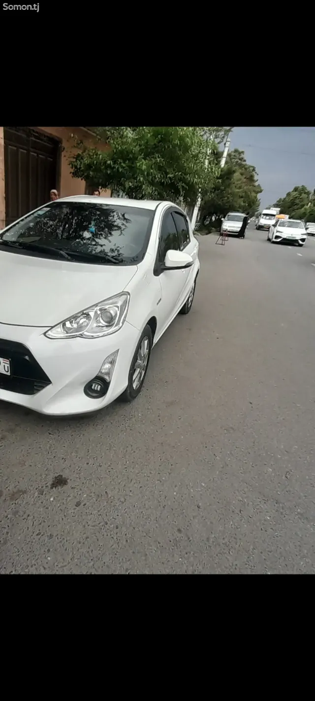 Toyota Aqua 2016 · 1.5 AT