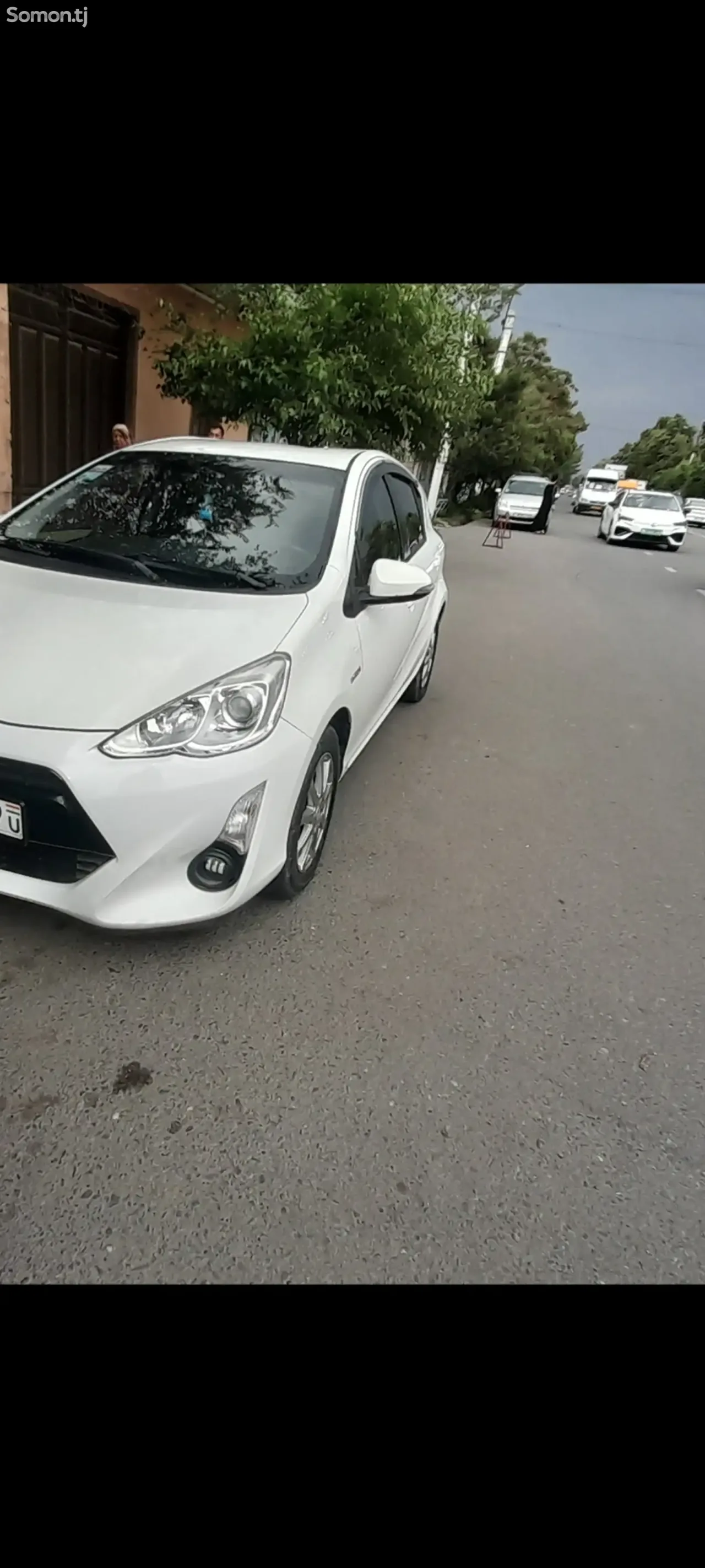 Toyota Aqua 2016 · 1.5 AT