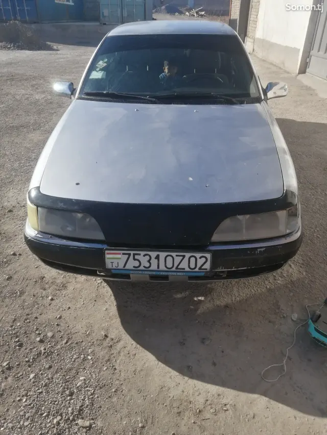 Daewoo Espero 1995 · 1.8 MT