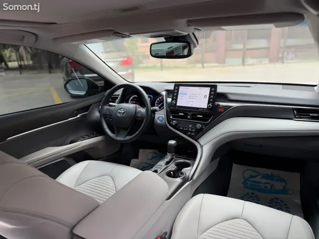 Toyota Camry 2022 · 2.5 AT