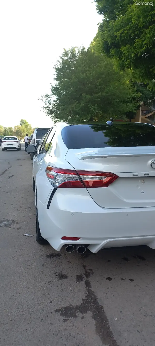 Toyota Camry 2018 · 3.5 AT