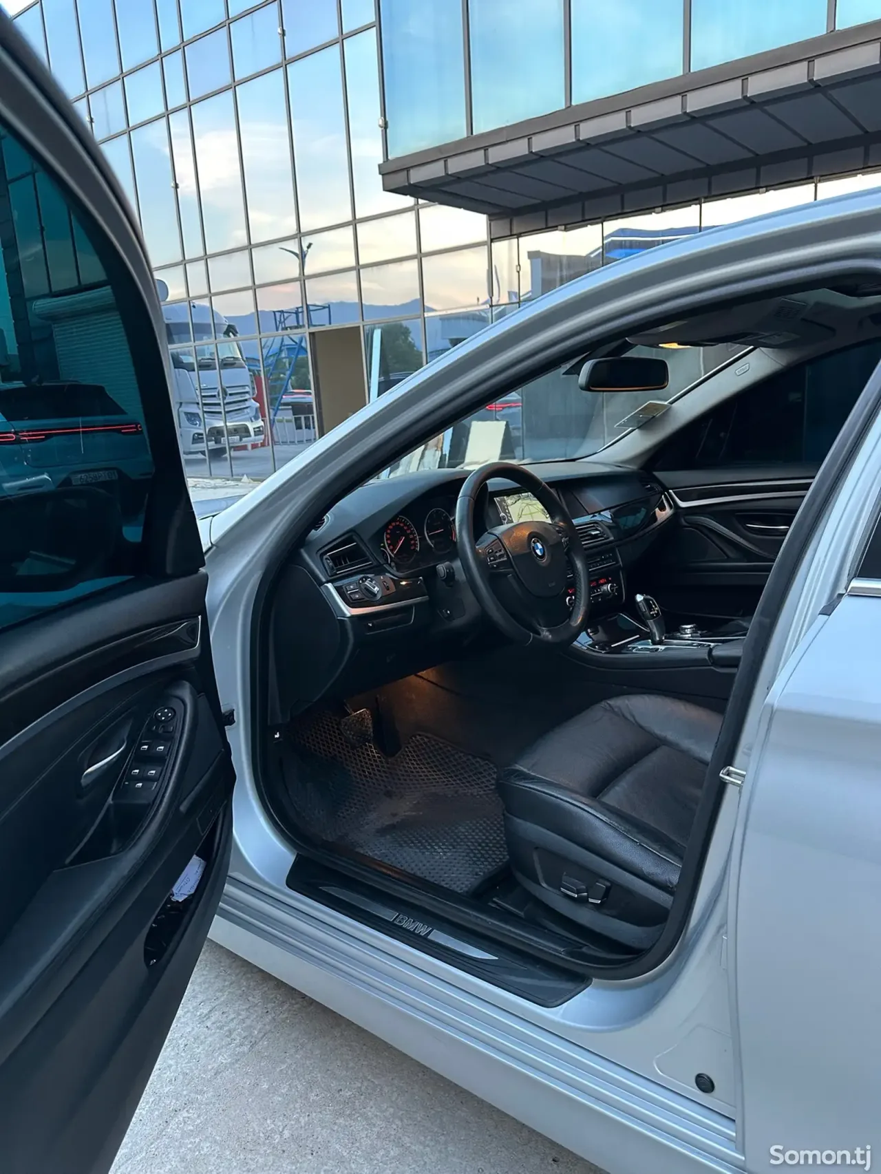 BMW 5 series 2012 · 2.0 AT