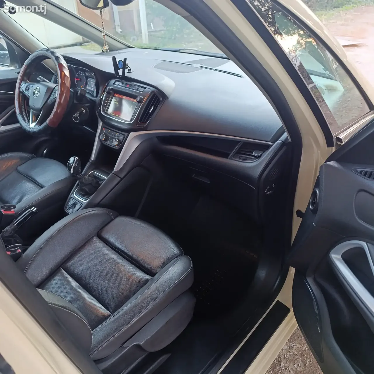 Opel Zafira 2017 · 1.6 MT