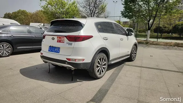 Kia K5 2016 · 1.6 AT