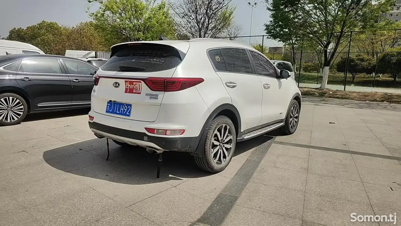 Kia K5 2016 · 1.6 AT