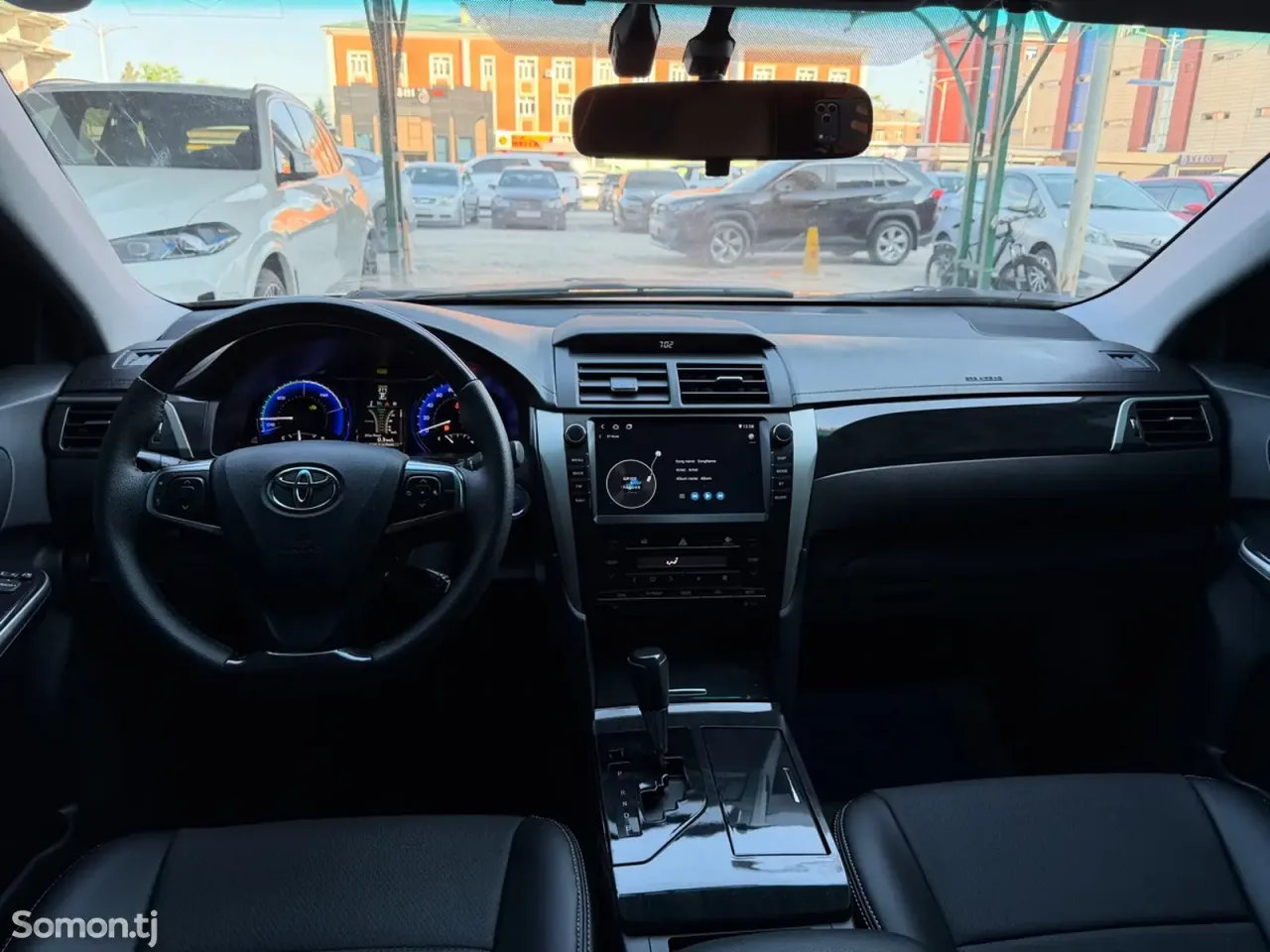 Toyota Camry 2016 · 2.5 AT