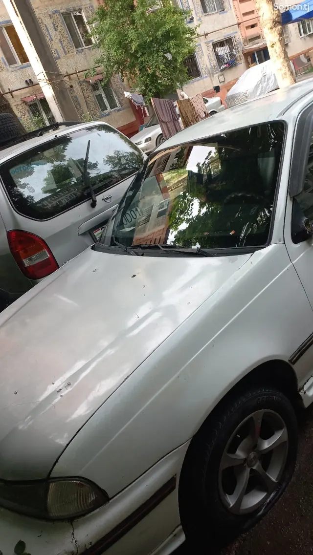 Daewoo Nexia 1995 · 1.6 MT