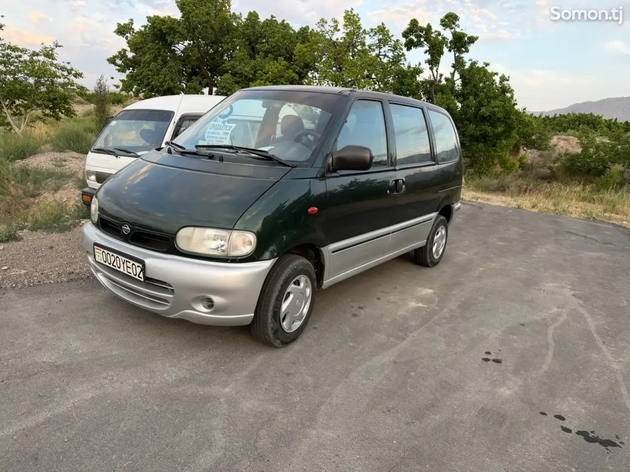 Nissan Serena 2000 · 1.6 MT