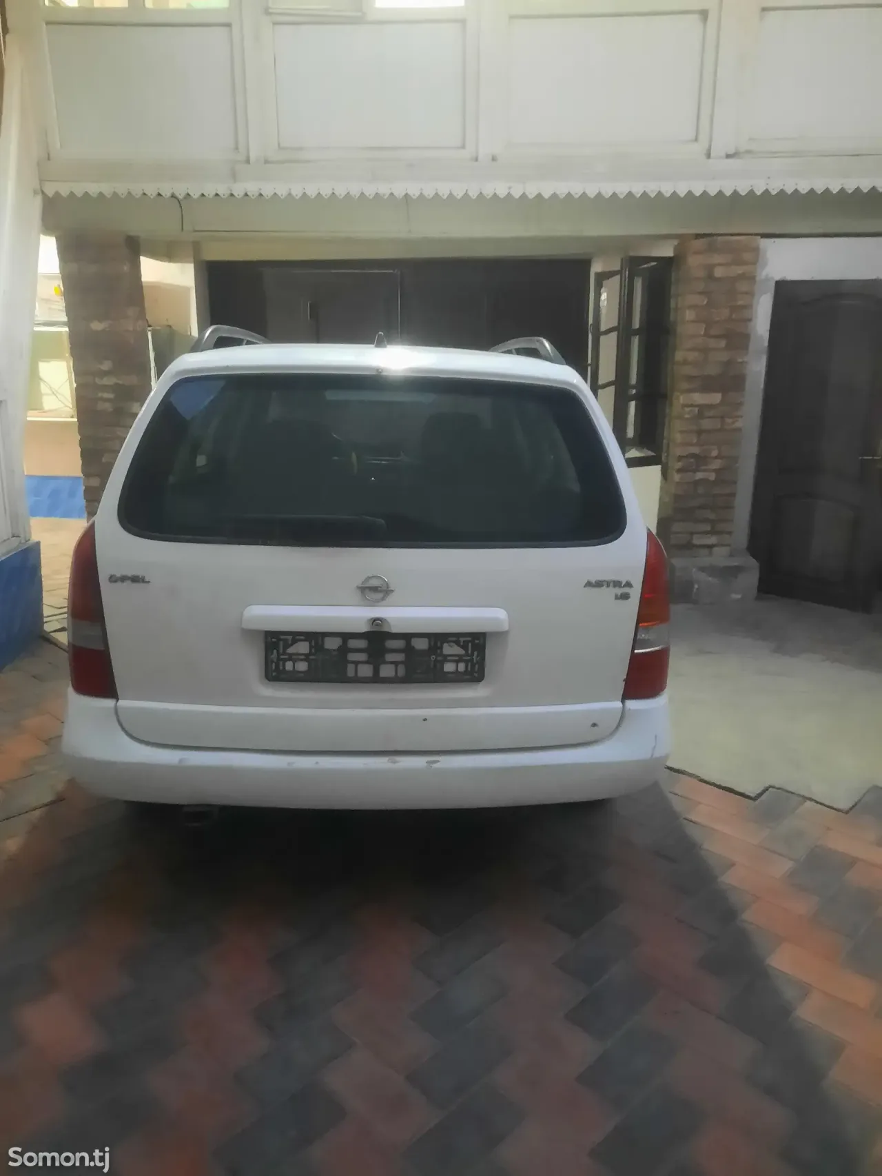 Opel Astra G 1998 · 1.6 MT