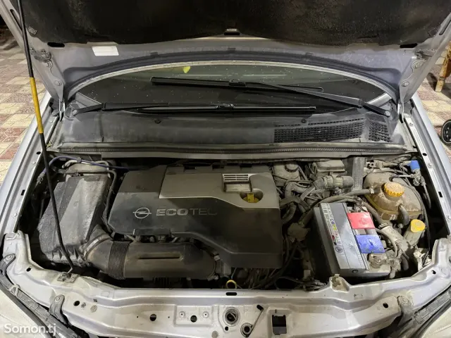 Opel Zafira 2003 · 2.2 AT
