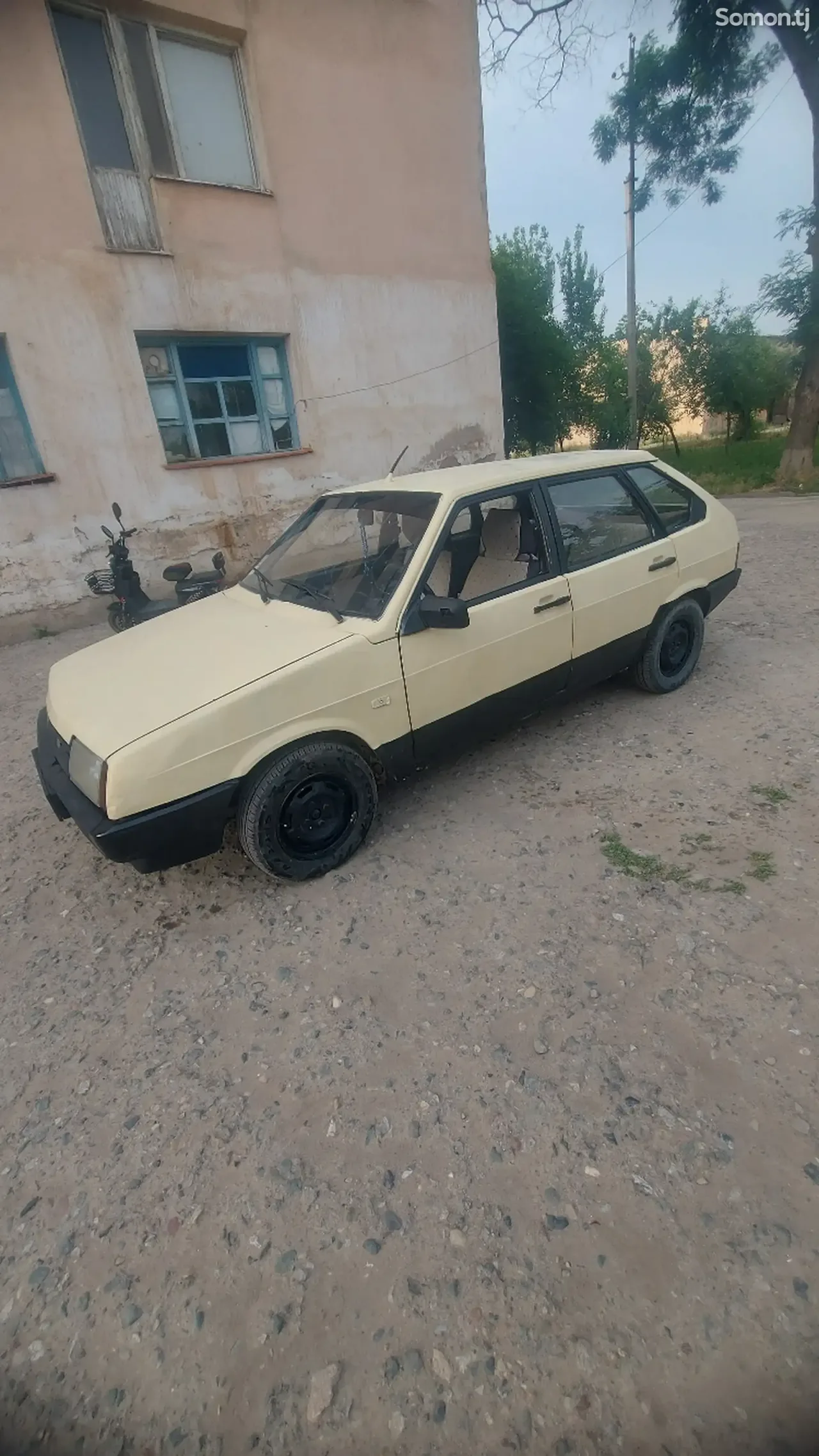 Lada (ВАЗ) 2109 2000 · 1.5 MT