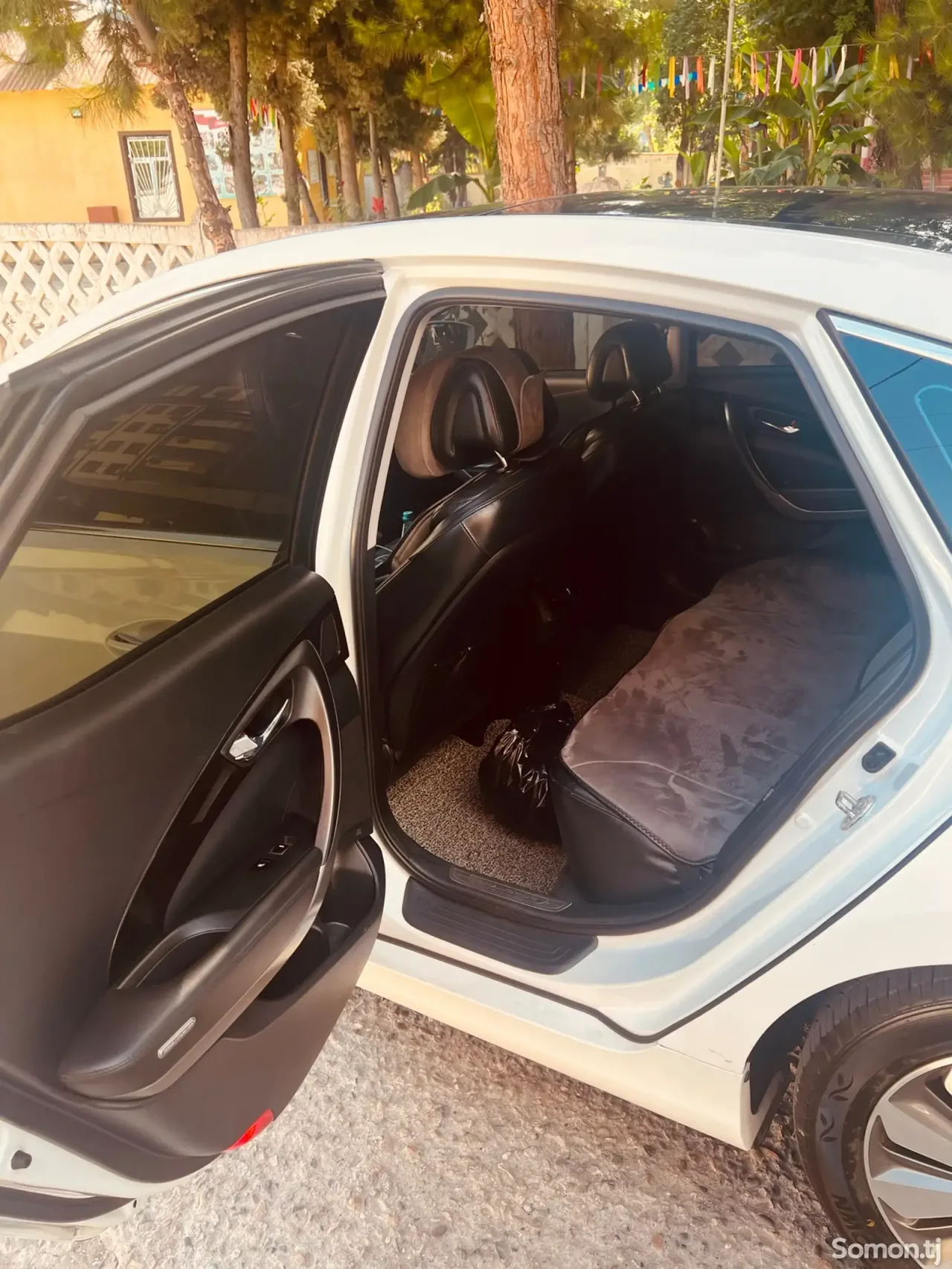 Hyundai Grandeur 2016 · 2.4 AT