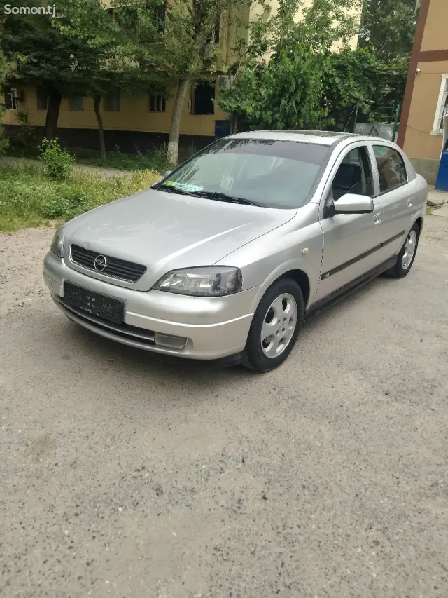 Opel Astra G 1998 · 1.6 MT