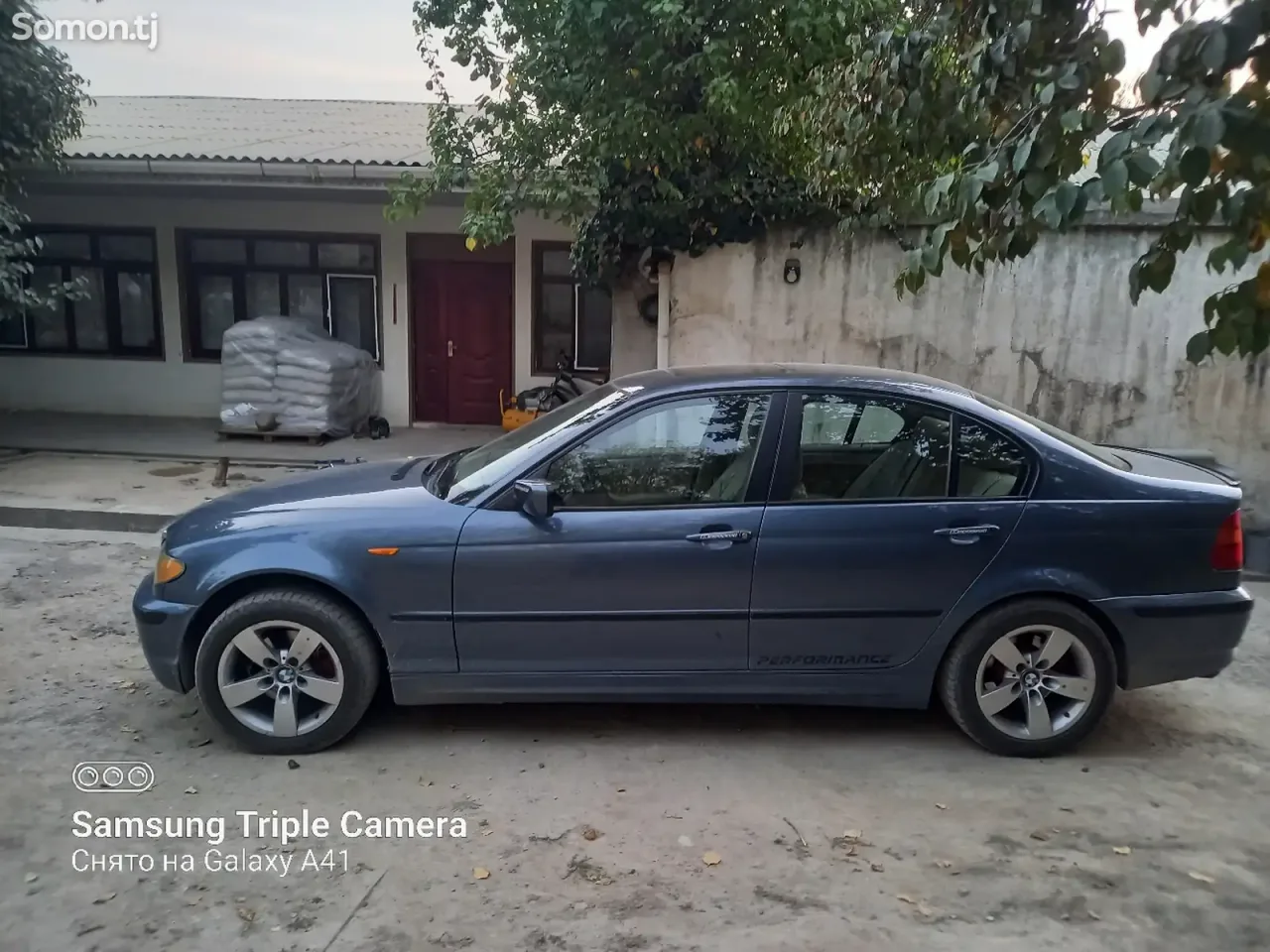 BMW 3 series 2004 · 2.5 AT