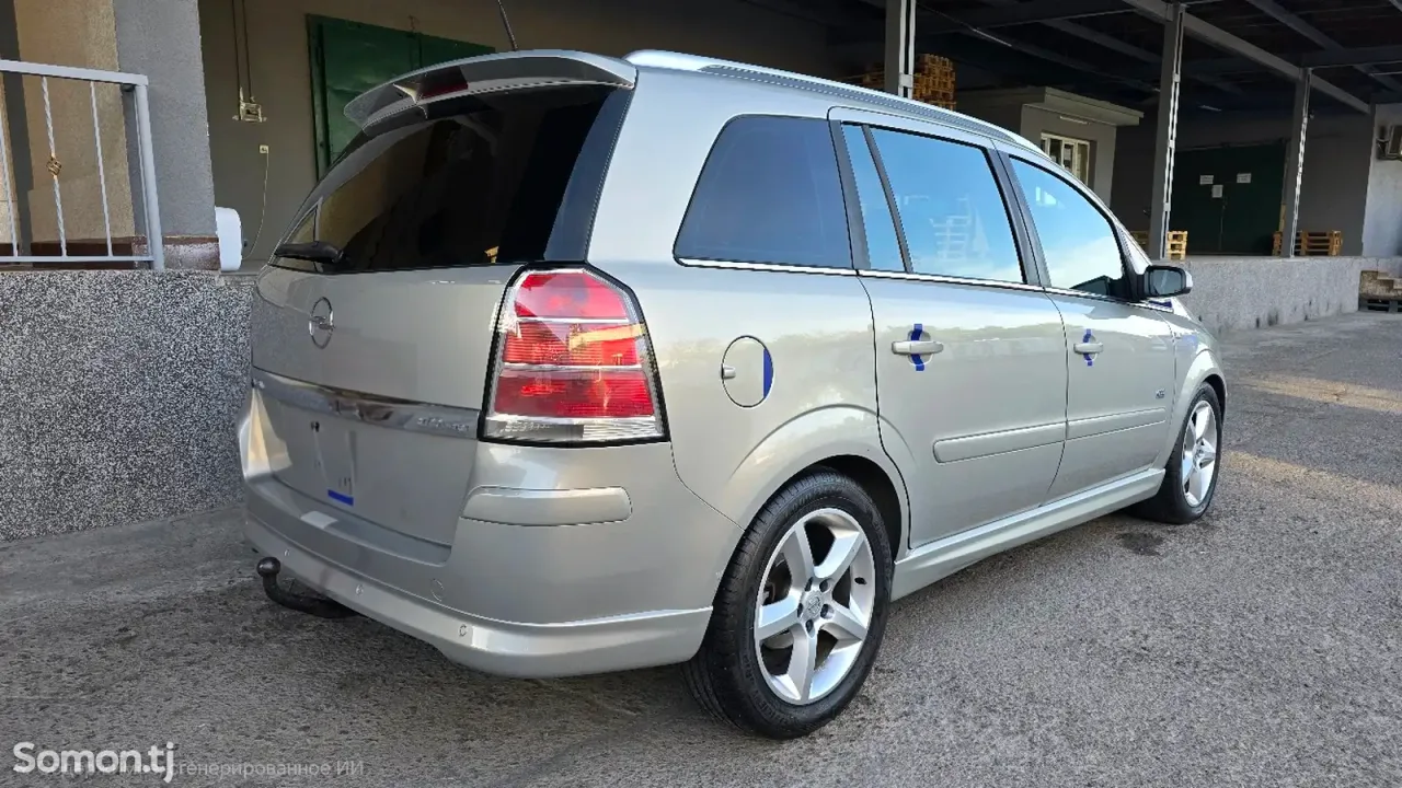 Opel Zafira 2006 · 2.2 AT