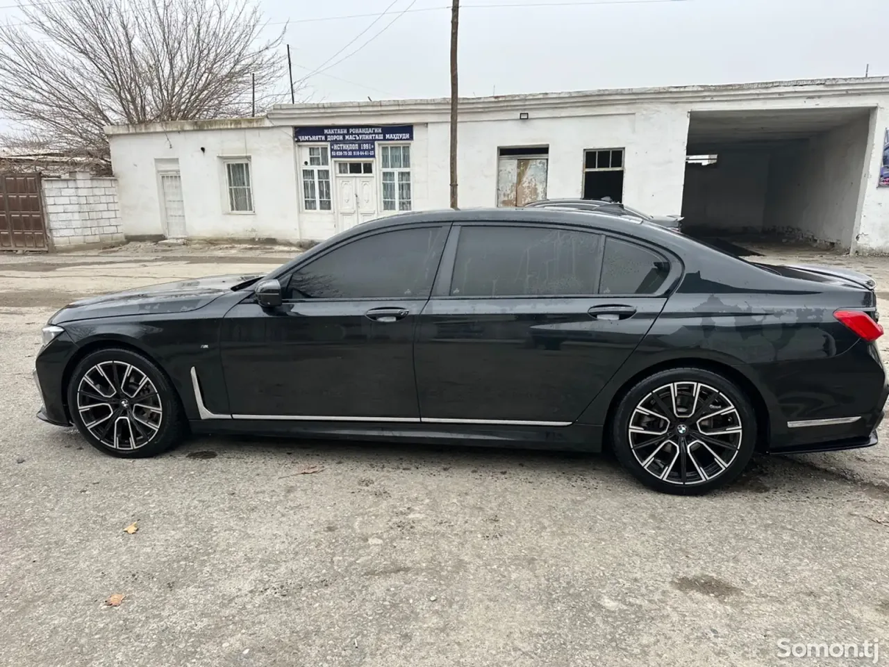 BMW 7 series 2017 · 3.0 AT