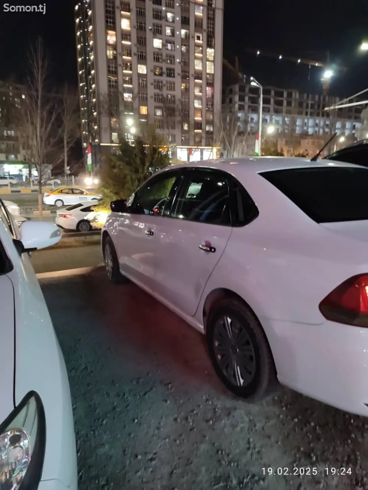 Volkswagen Polo 2016 · 1.6 MT
