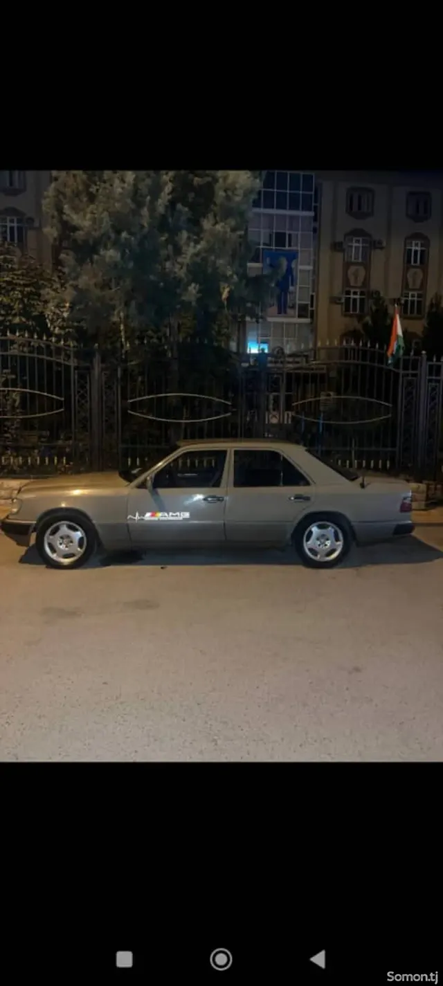 Mercedes-Benz W124 1993 · 2.5 AT