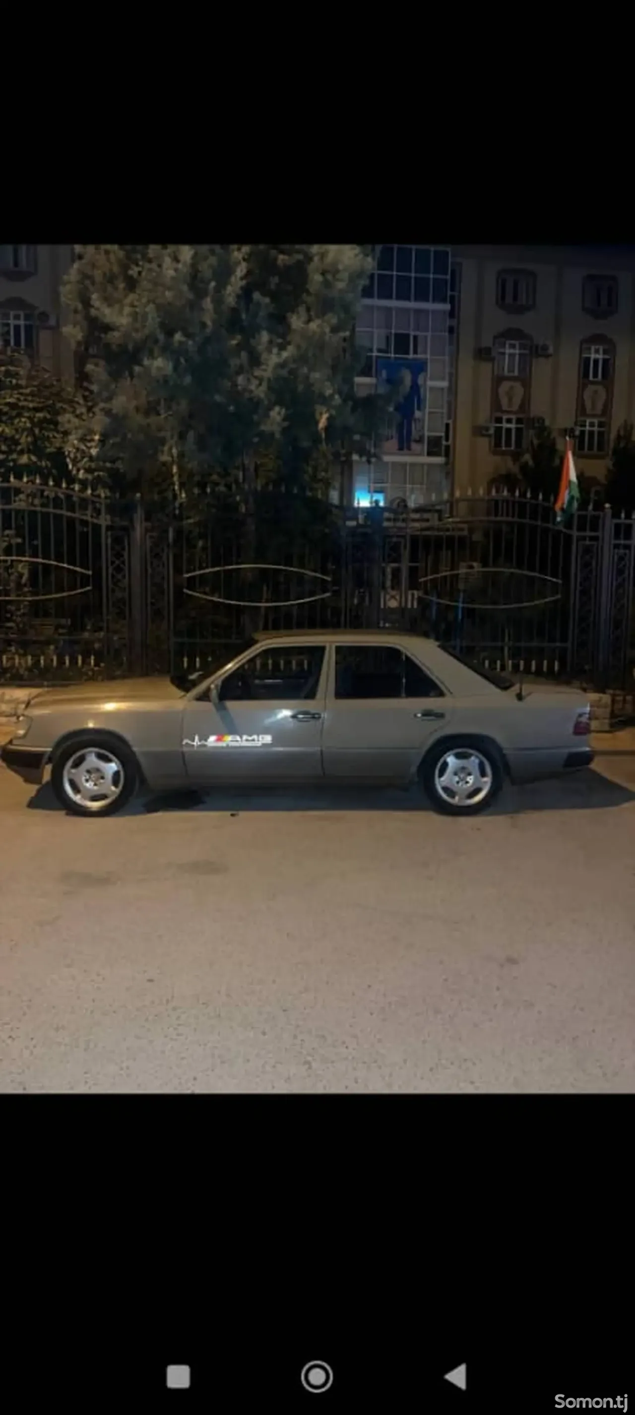 Mercedes-Benz W124 1993 · 2.5 AT
