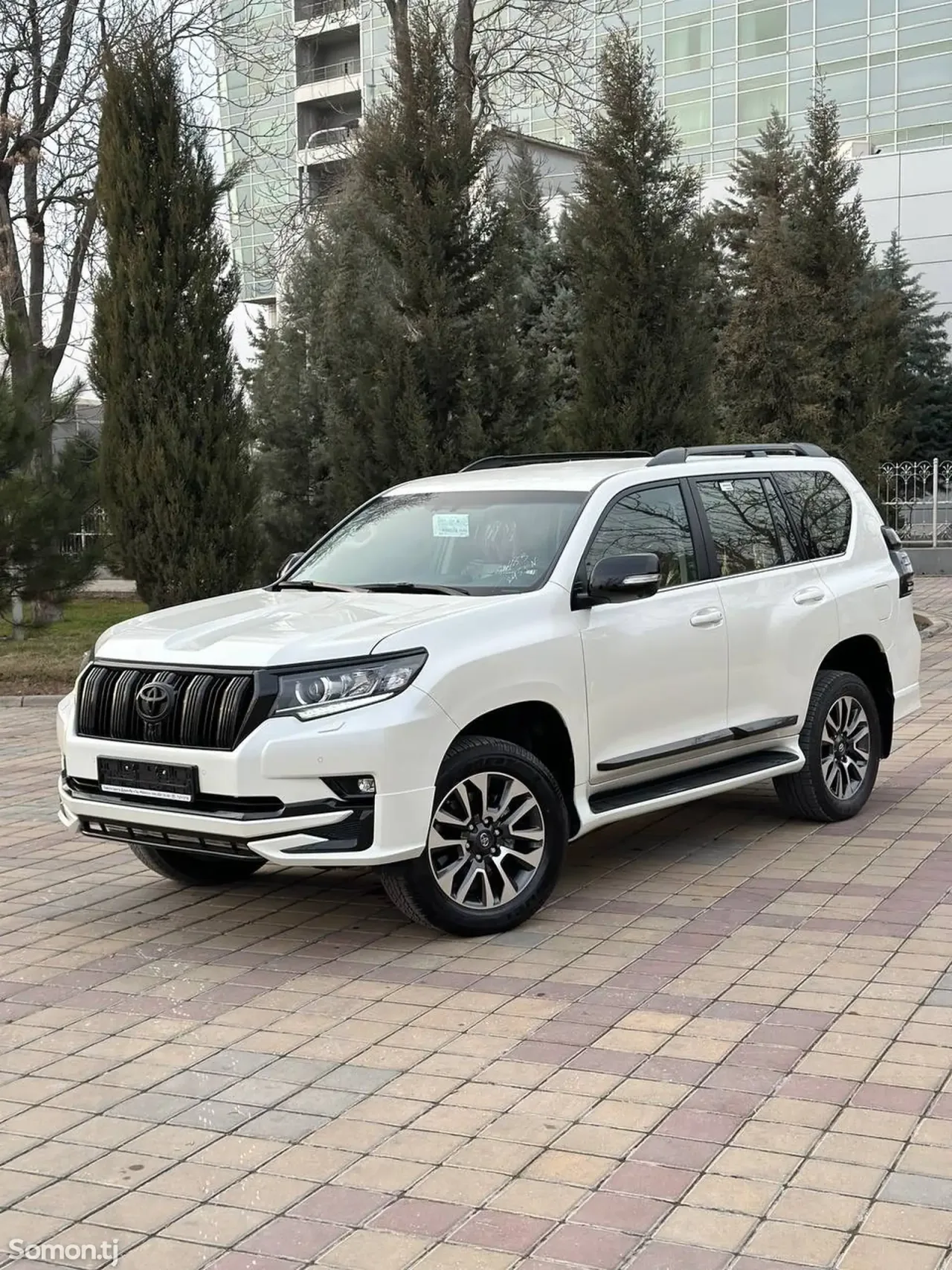 Toyota Land Cruiser Prado 2023 · 4.0 AT