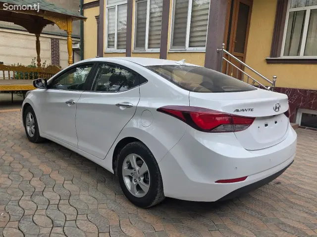 Hyundai Avante 2015 · 1.6 AT