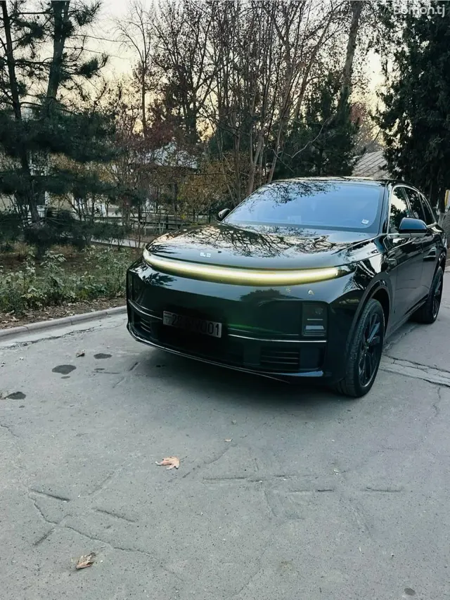 Li Auto (Lixiang) L7 2024 · AT