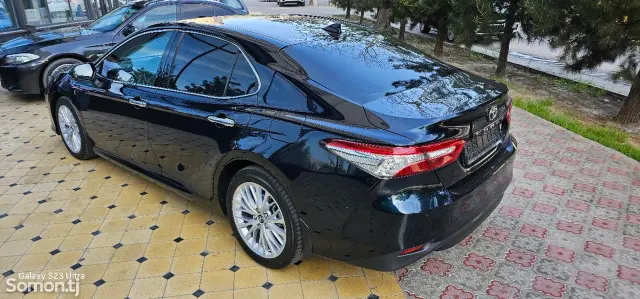 Toyota Camry 2019 · 2.5 AT