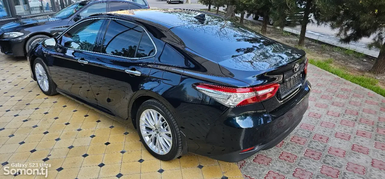 Toyota Camry 2019 · 2.5 AT