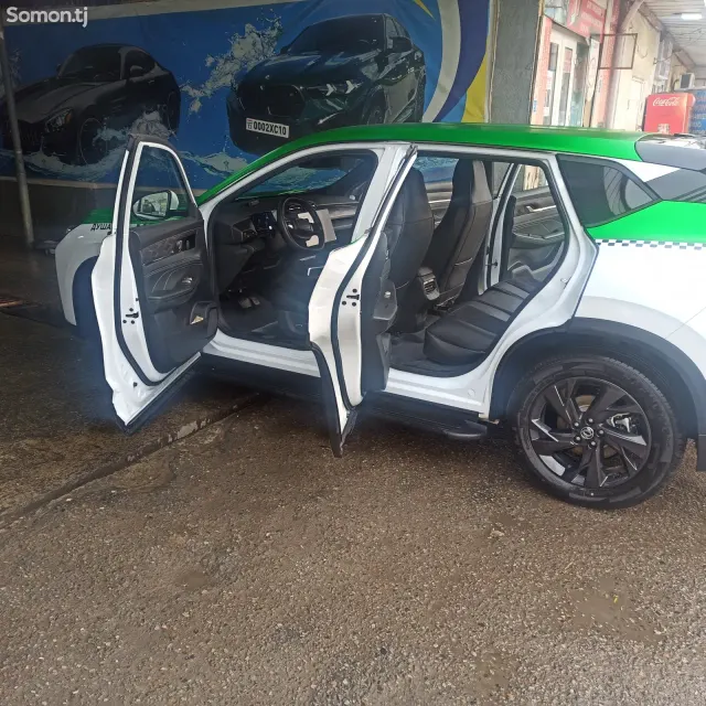 Dongfeng L7 2025 · AT