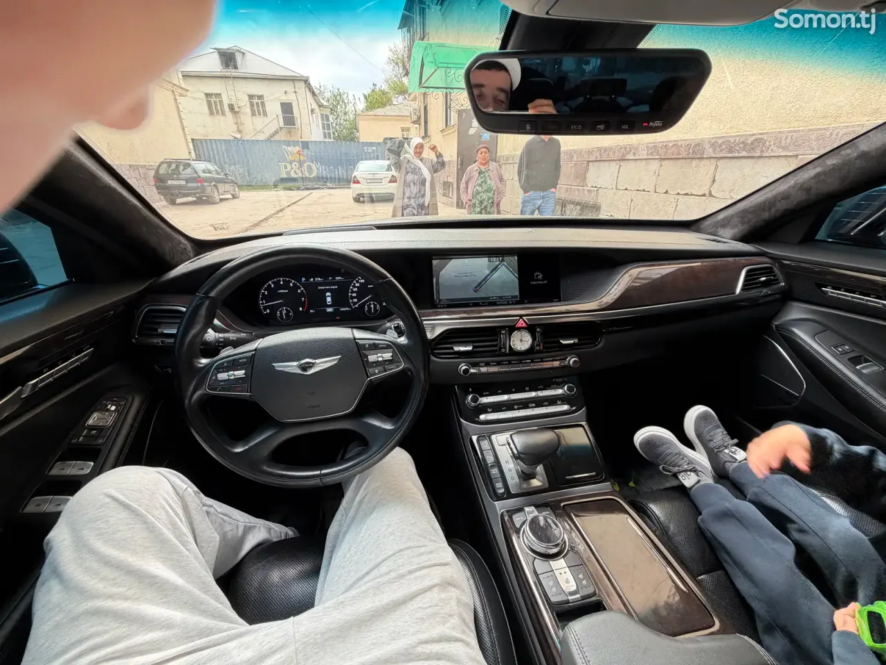 Hyundai Genesis 2016 · 3.8 AT