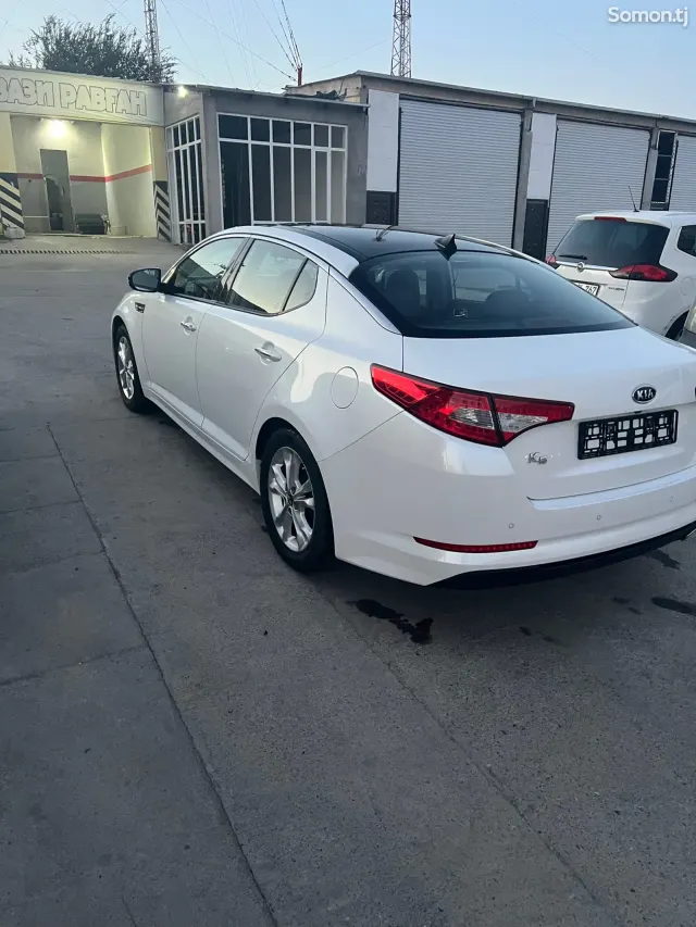 Kia K5 2011 · 2.0 AT