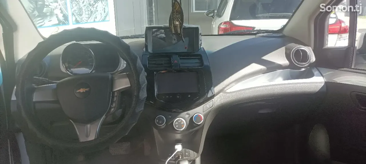 Chevrolet Spark 2014 · 1.2 AT