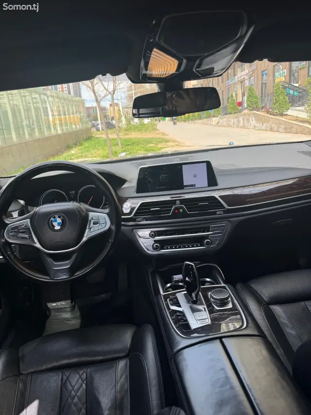 BMW 7 series 2017 · 3.0 AT