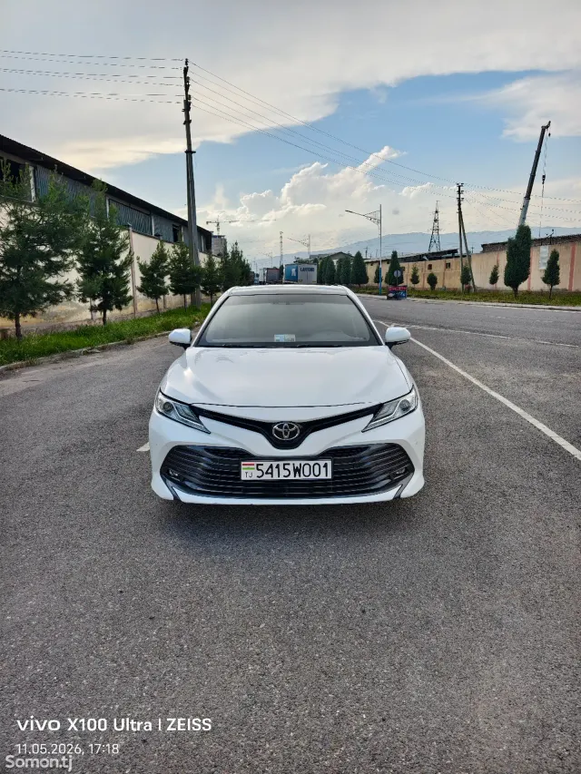 Toyota Camry 2020 · 2.0 AT
