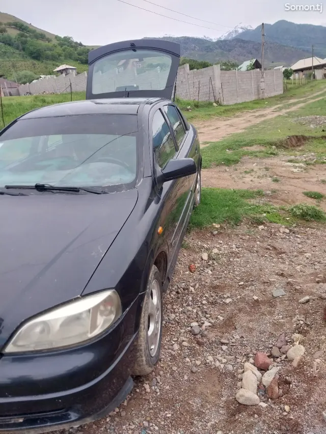 Opel Astra G 2000 · 1.6 MT