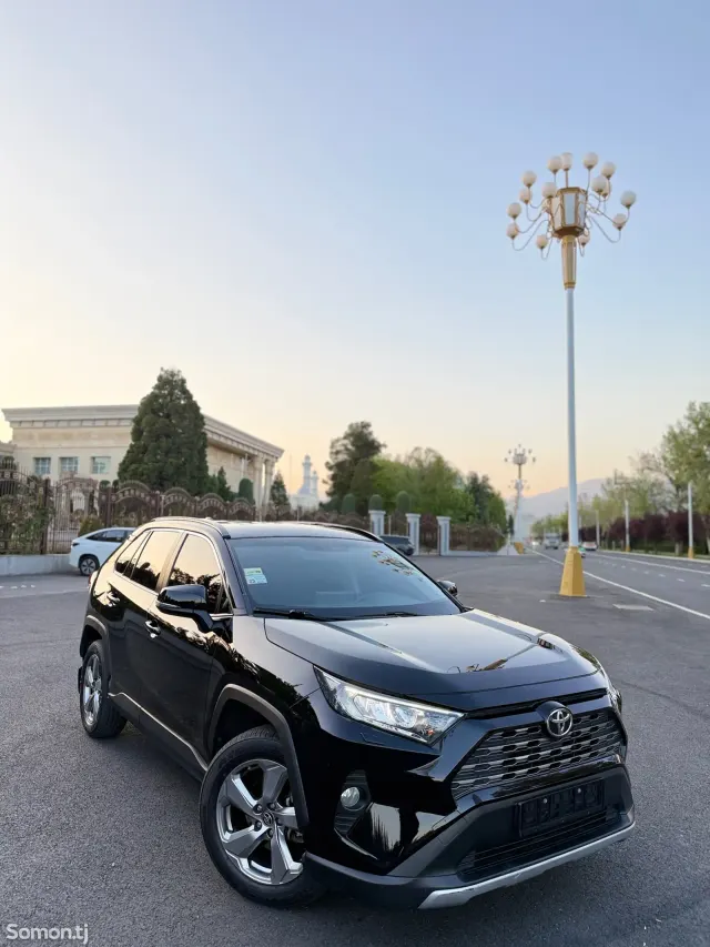 Toyota RAV 4 2020 · 2.5 AT