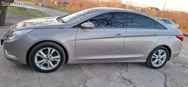 Hyundai Sonata 2010 · 2.0 AT