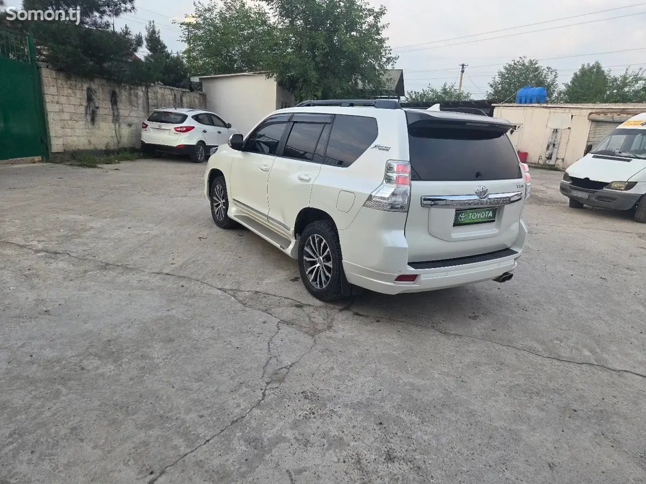 Toyota Land Cruiser Prado 2016 · 2.8 AT
