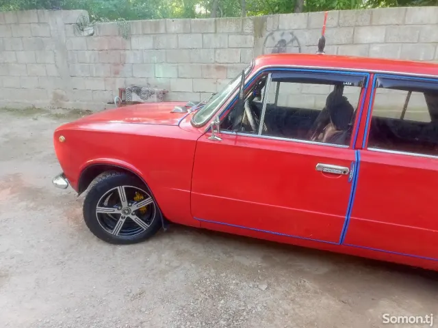 Lada (ВАЗ) 2101 1983 · 0.5 MT