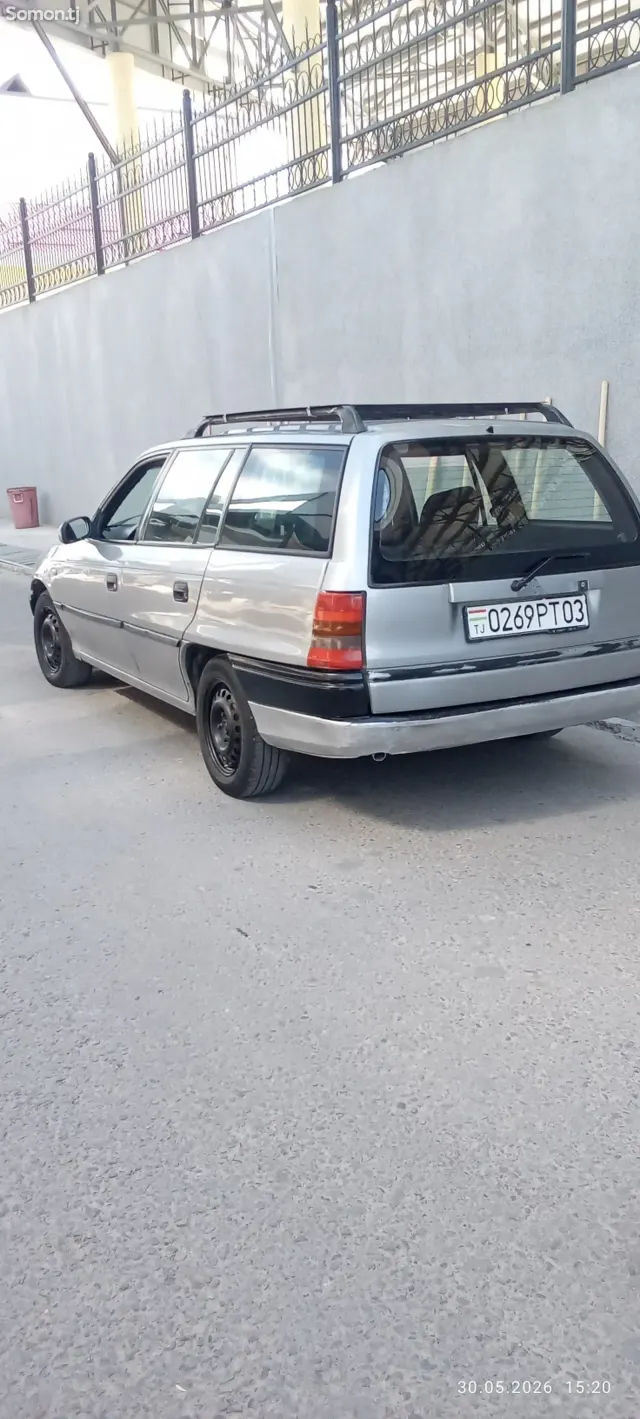 Opel Astra F 1996 · 1.6 MT