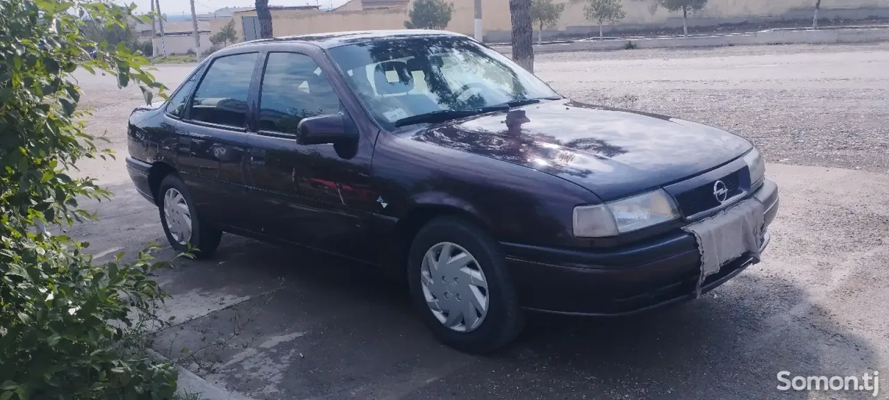 Opel Vectra A 1995 · 1.6 MT