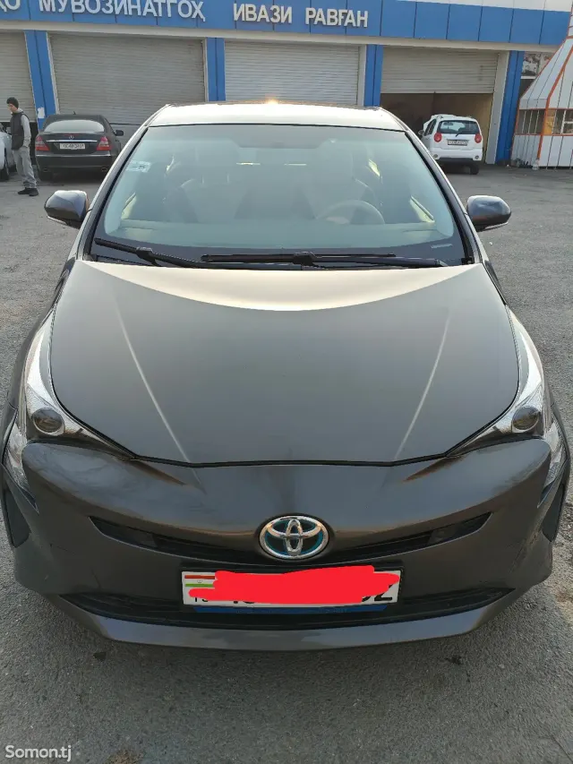 Toyota Prius 2016 · 1.8 AT