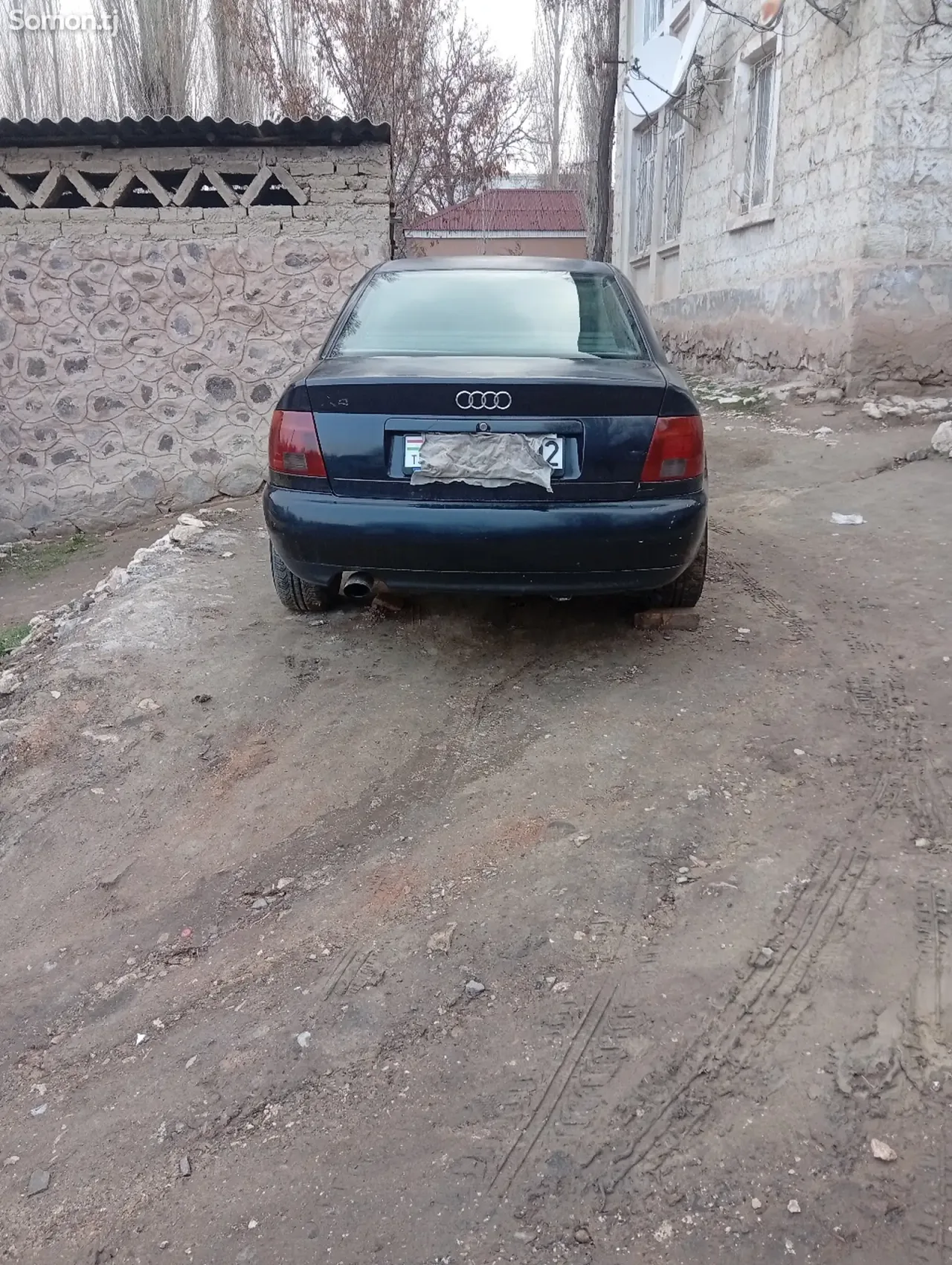 Audi A4 1995 · 1.8 MT