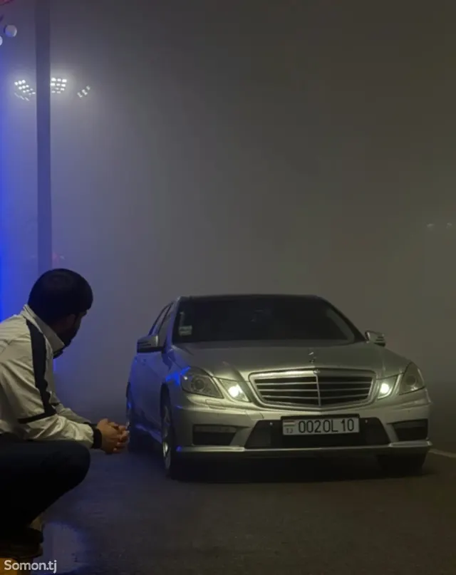 Mercedes-Benz E class 2012 · 3.5 AT
